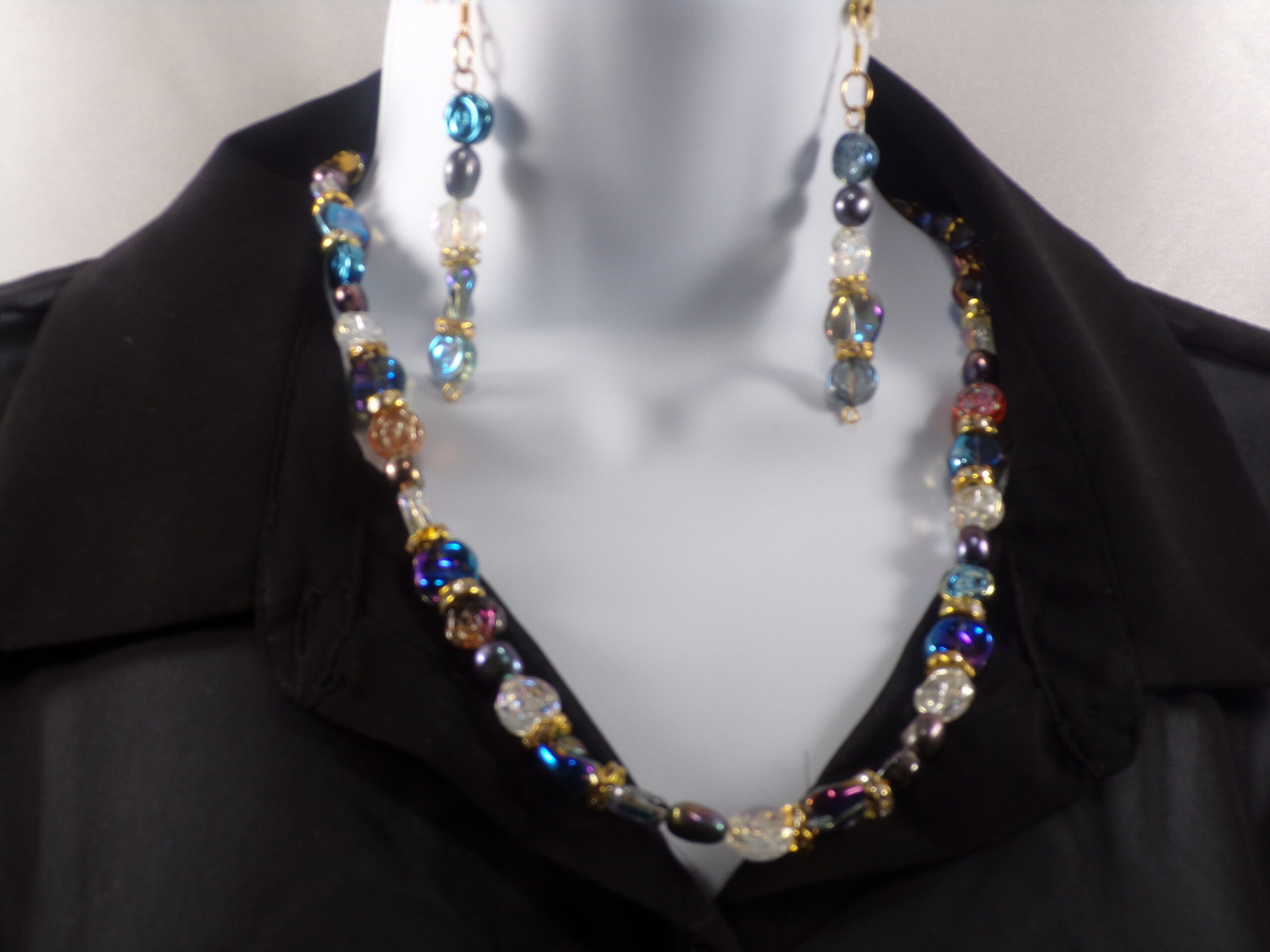 001: Necklace Suite with Bracelet.